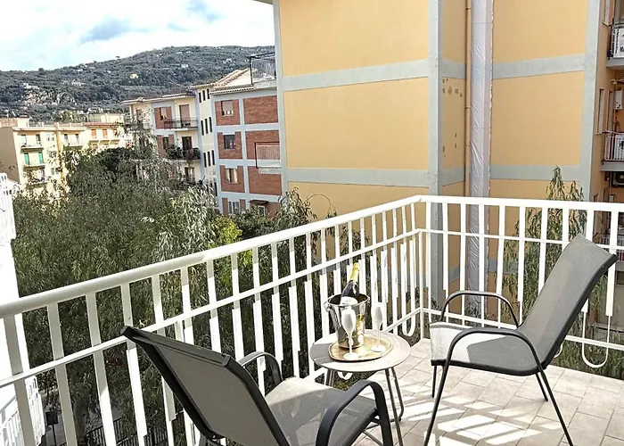 Maison Dorotea לינה וארוחת בוקר סורנטו